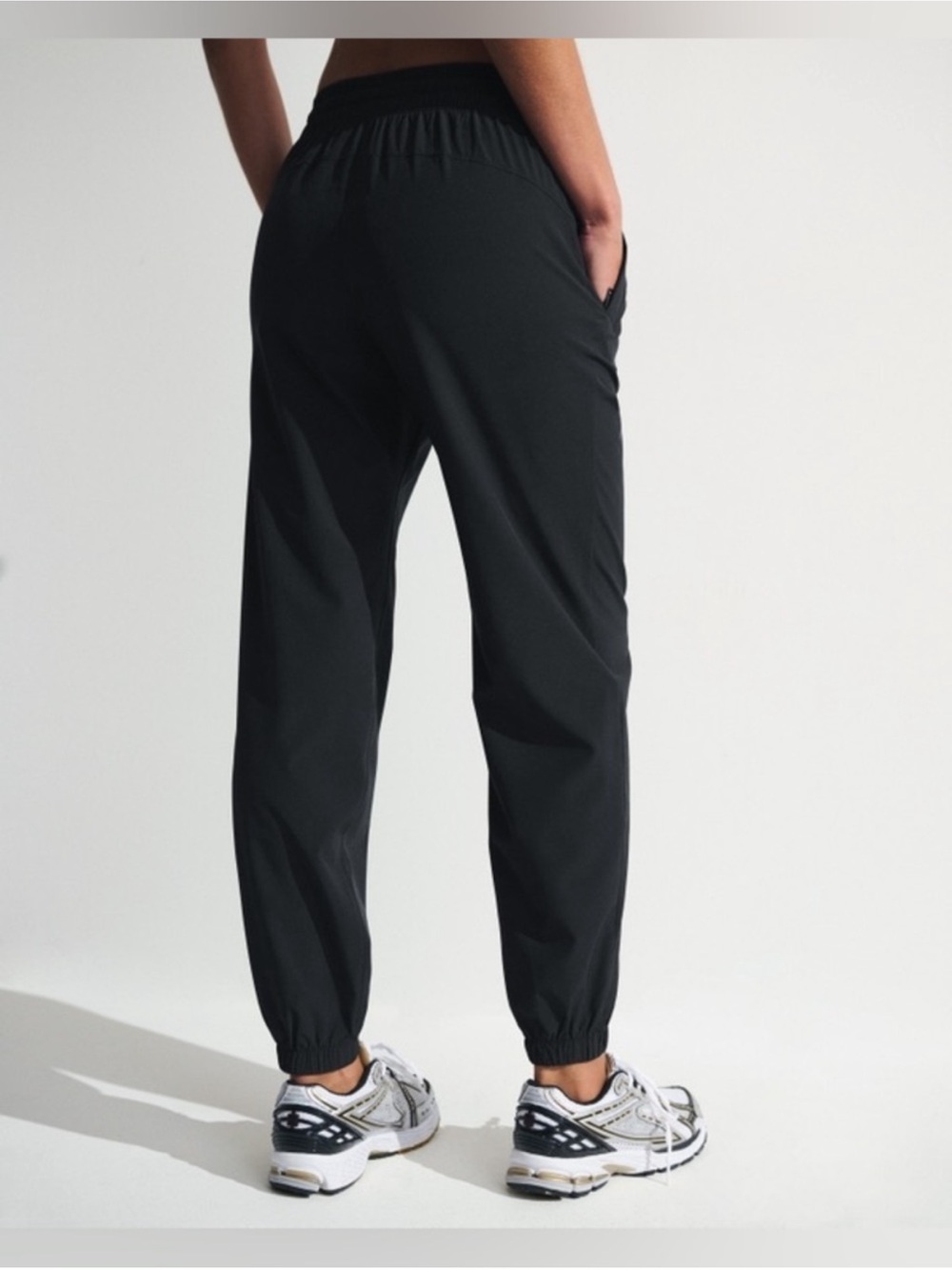 A&F YPB motionTEK Jogger - Picture 4 of 6